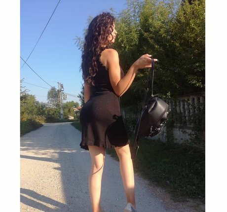 Ivana S_ haut modèle galerie