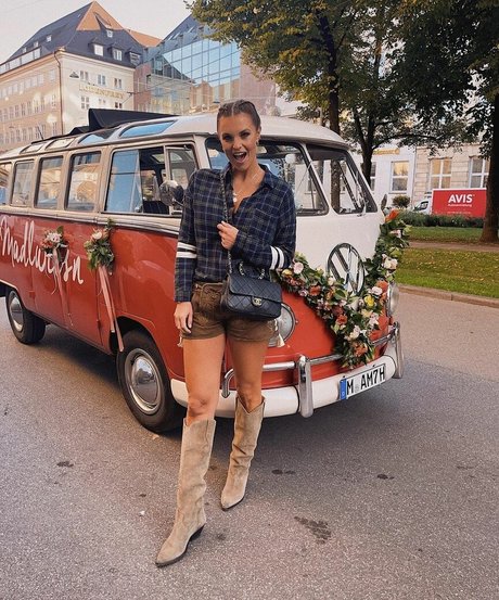 Laura Wontorra modelo adulto imagen