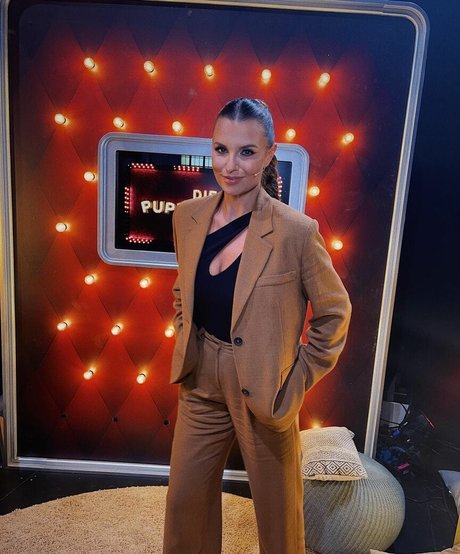 Laura Wontorra modelo atractivo galería