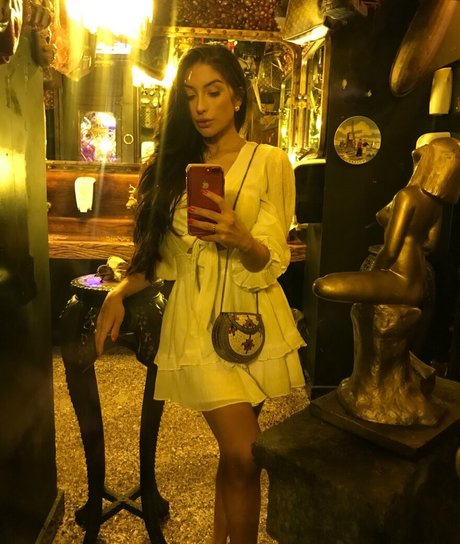 Alicia Drumolin modelo agradable imágenes