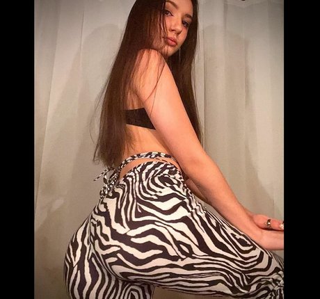 amirastar212 modèle adulte des photos