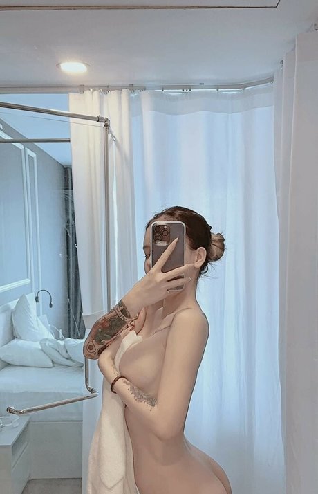 Truong Kha Tran hot model photos