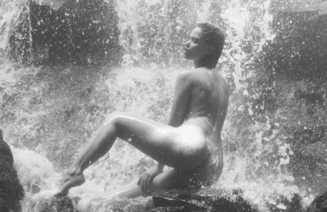 Ishh actrice de grande qualité galeries