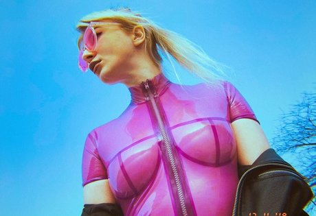 Bronnica arte modelo galerías