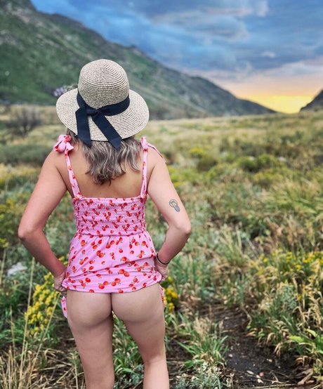 SortaSweetWin modelo atractivo archivo