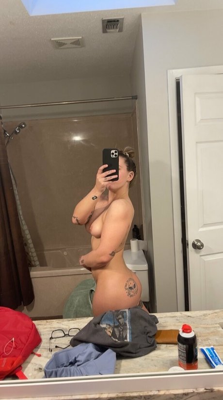 juustjuliaa2 modèle nu des photos