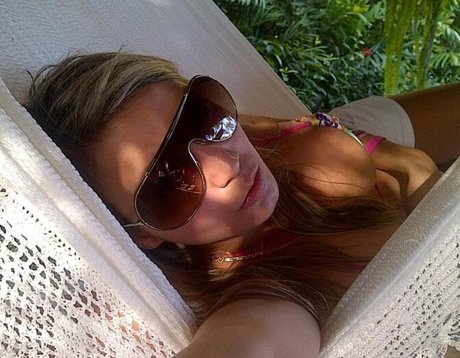 Monica Campagnuolo modelo desnudo galerías