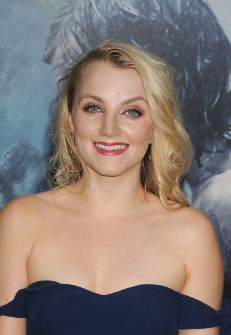 Evanna Lynch modelo xxx foto