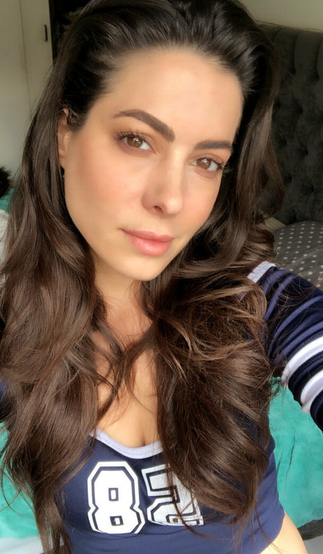 Aroa Gimeno actriz caliente recopilación