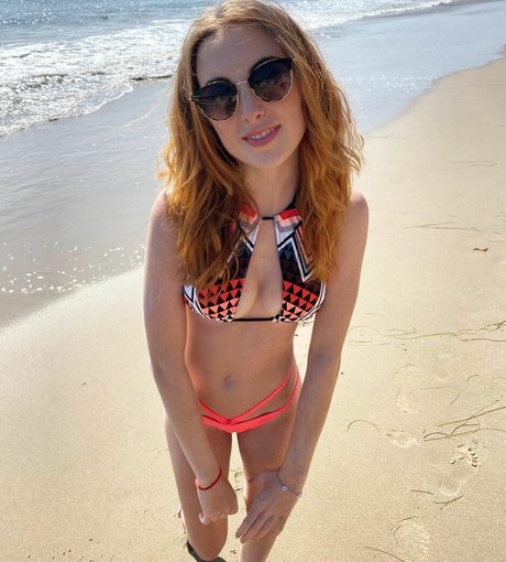 Juliette Goglia modelo erótico imágenes