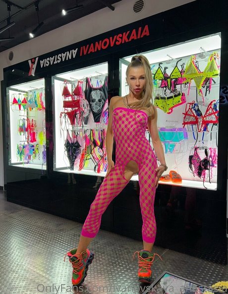 Anastasia Ivanovskaya modelo hd fotos
