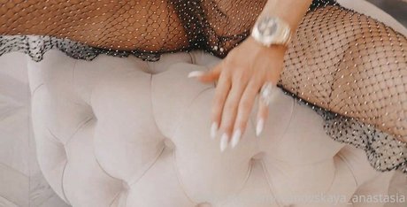 Anastasia Ivanovskaya étoile magnifique galeries