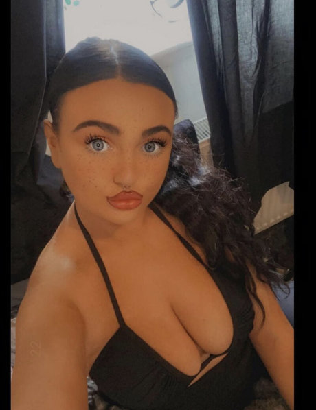 Jade Boland model exclusive pictures