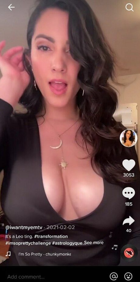 Emilee Fitzpatrick hot model image