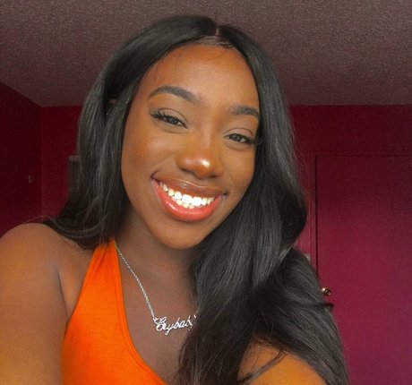 bribriann6722 linda estrella galería