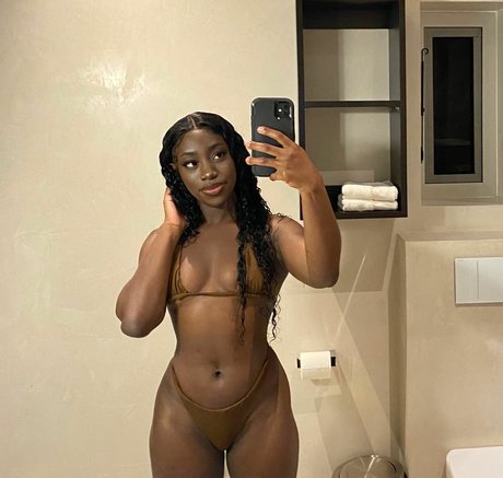 bribriann6722 estrella exclusiva imágenes