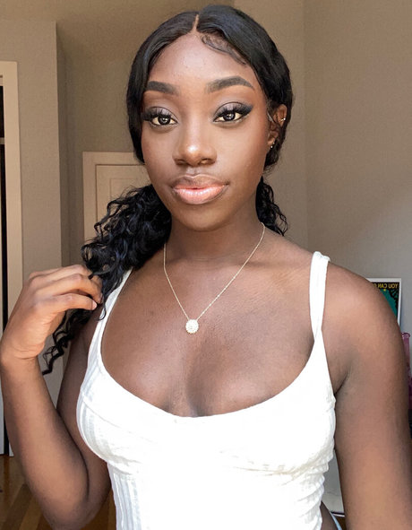 bribriann6722 modèle nu photo