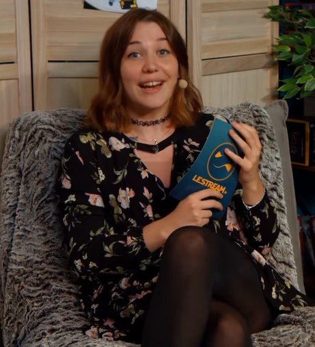 Aayley actrice xxx image