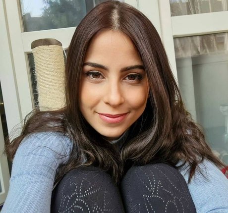 Kurolily star du porno en haute qualité img