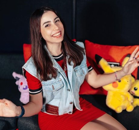 Kurolily naked pornstar picture