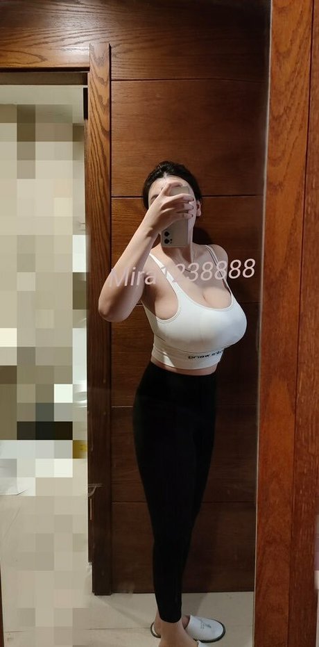 Mira1238888 estrella erótica fotos