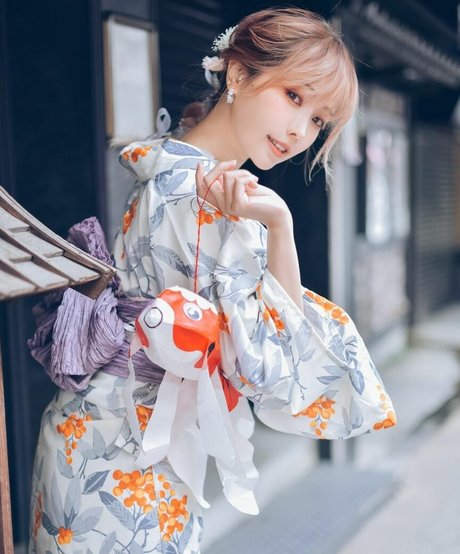 Ely Cosplayer estrella libre galería