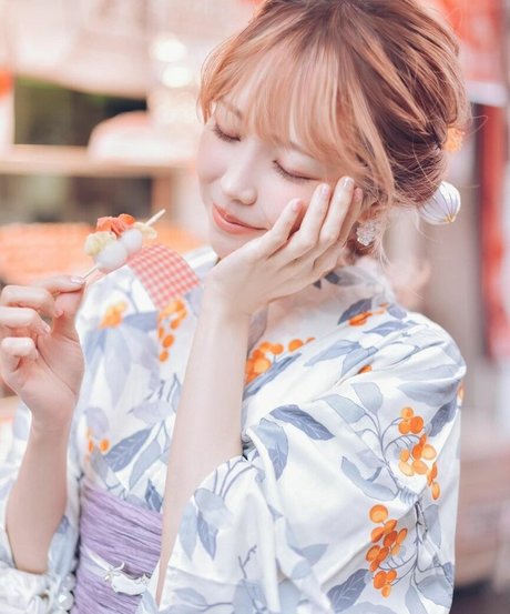 Ely Cosplayer star du porno hd photo