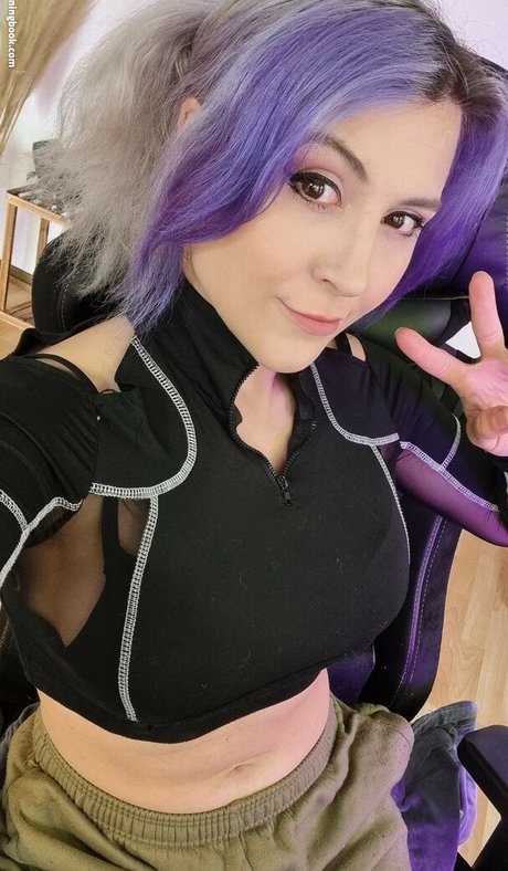 freewaifu model erotic pics