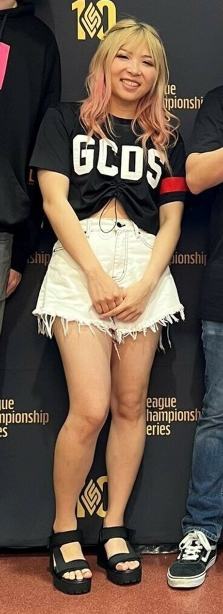 Yvonneflinetv actriz porno imagen