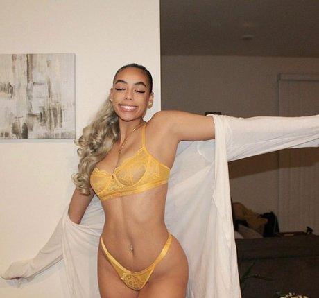 Alysse Joyner modelo bonita archivo