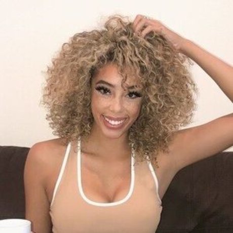 Alysse Joyner star du porno sympa galeries