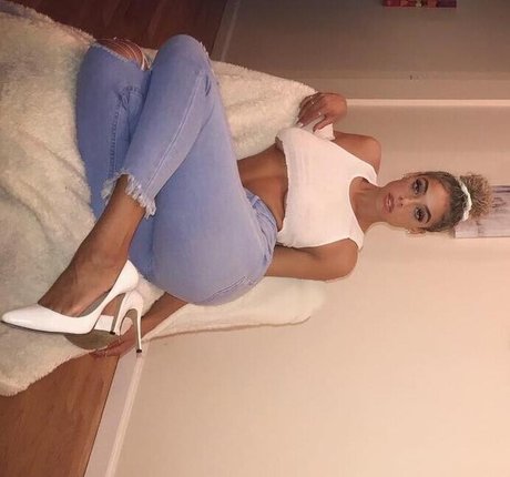 Alysse Joyner modelo de arte imágenes