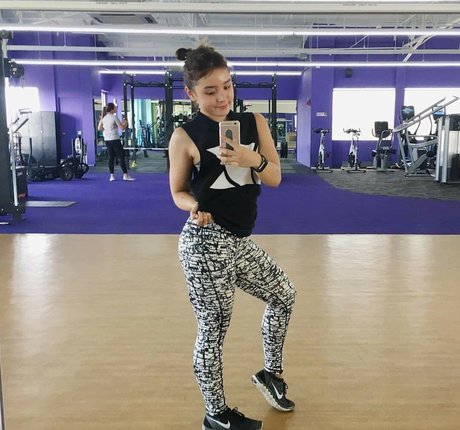 Sarah Carlos modèle sympa image