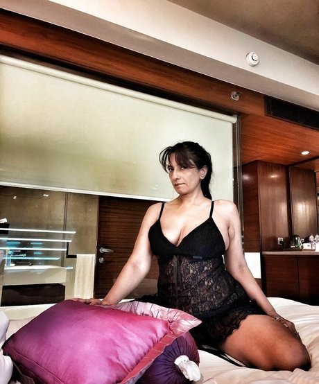 Hansa Singh naked model image