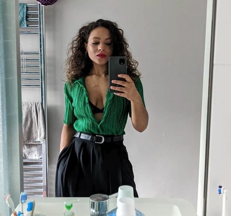 Moya Lothian McLean exclusive pornstar pics