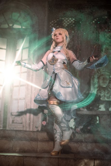 Bizarre Deer actriz de arte archivo