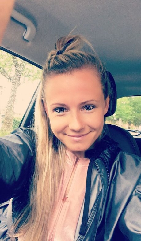 Julia Simic pornstar free image