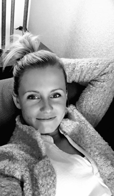 Julia Simic star pretty pic