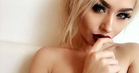 Romanie Smith actriz de desnudos galería