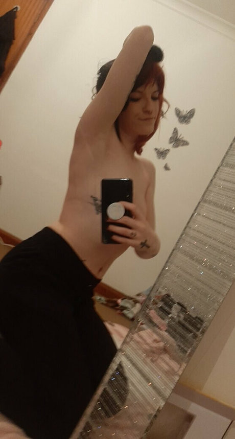 Chaotic Waifu actriz atractiva galerías