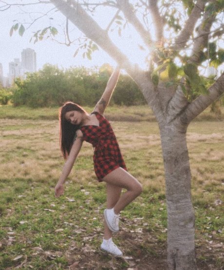 Jessie Cardim estrella caliente imágenes