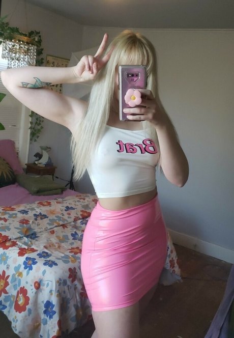 Moon IRL estrella porno hermosa imágenes