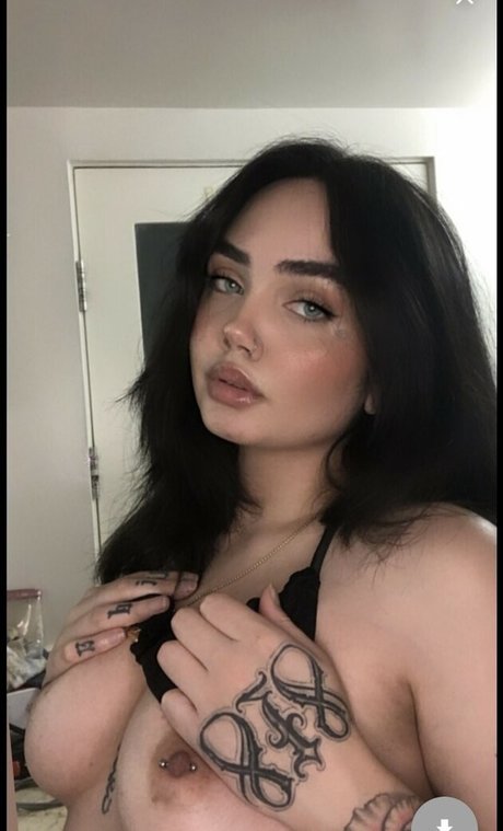 Raven Felix star pics