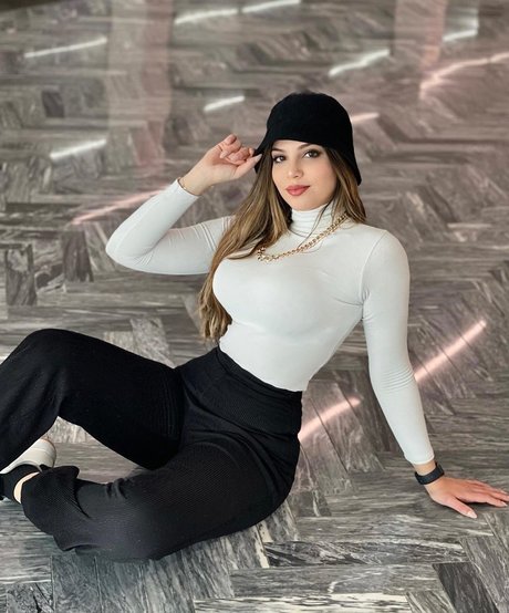 Gaelle Fares linda estrella imagen