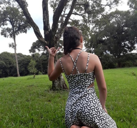 Friend s Pretty Feet art star du porno photo