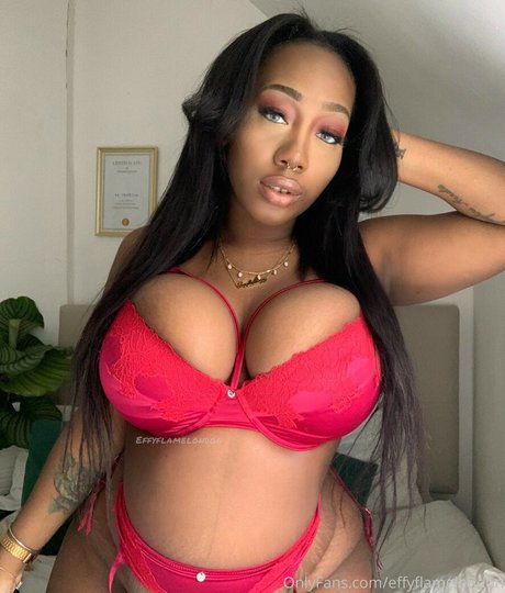 Effy Flame star du porno photos