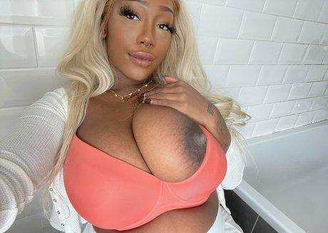 Effy Flame modelo agradable imágenes