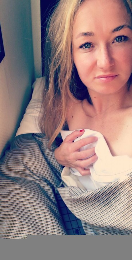 Julia Glushko estrella porno erótica imágenes