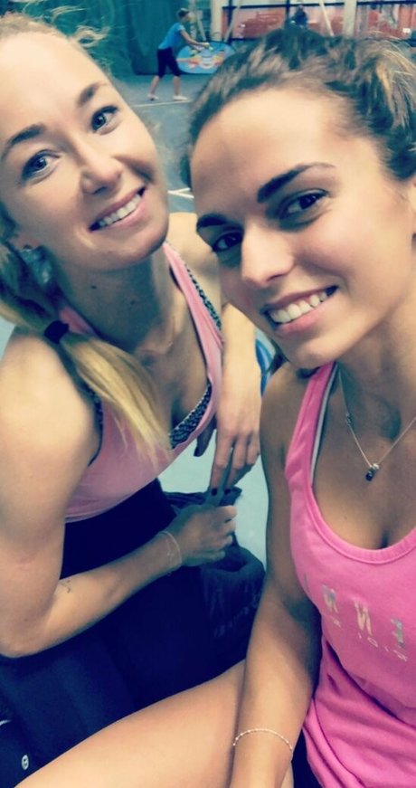 Julia Glushko modèle joli archive