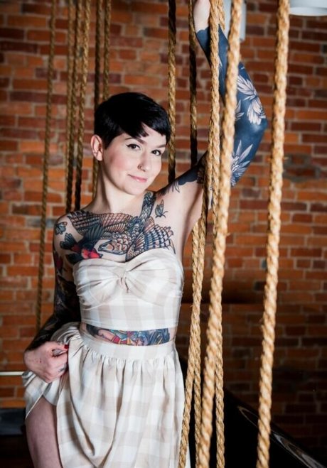 Femme Puppy étoile nue image